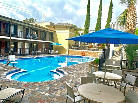 days inn by wyndham pensacola historic downtown|days inn pensacola beach.